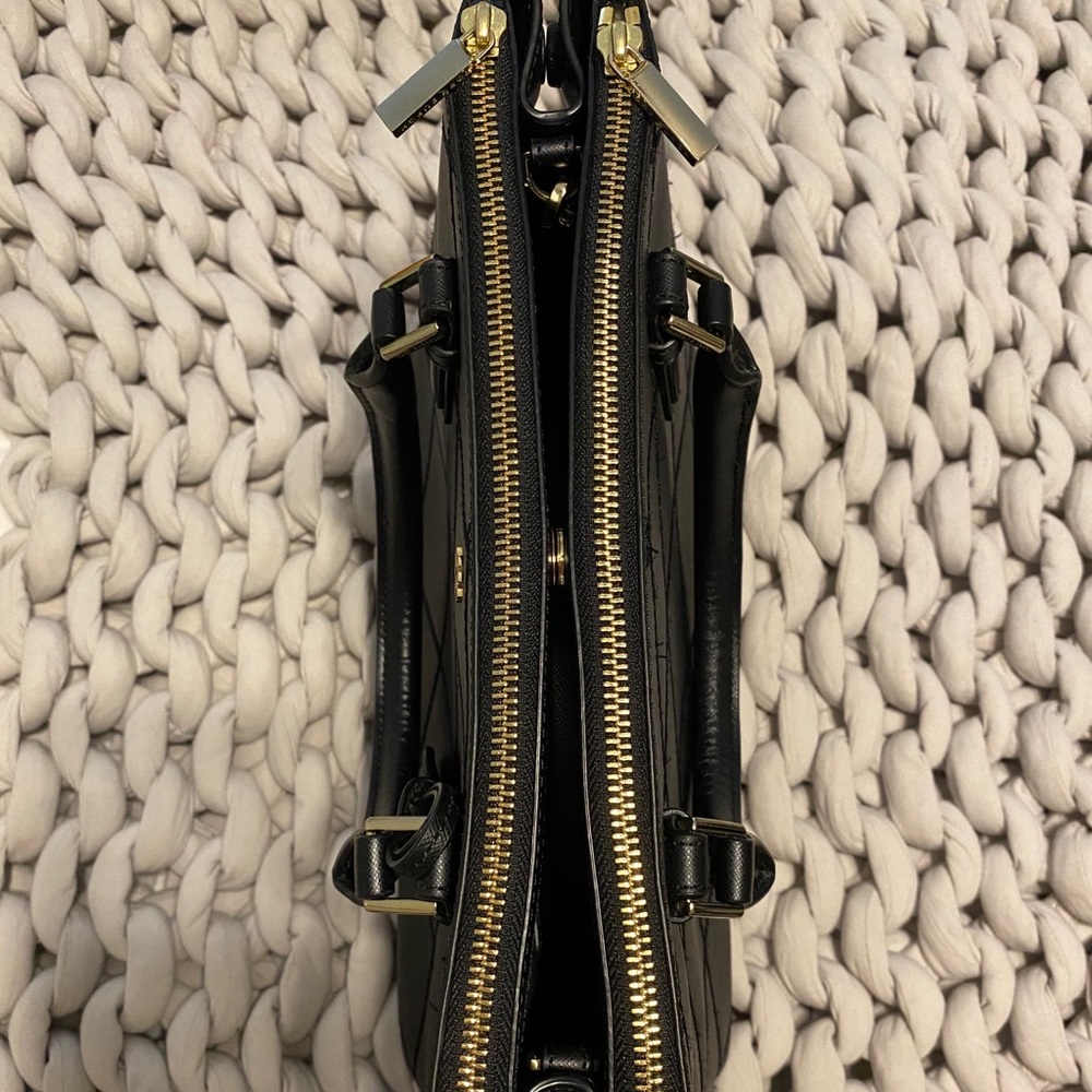 Tory Burch double zip Robinson stitched tote - Picture 5 of 9